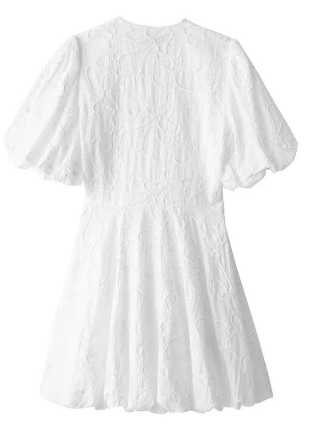 Abito Bianco Elegante con Volant Ricamati