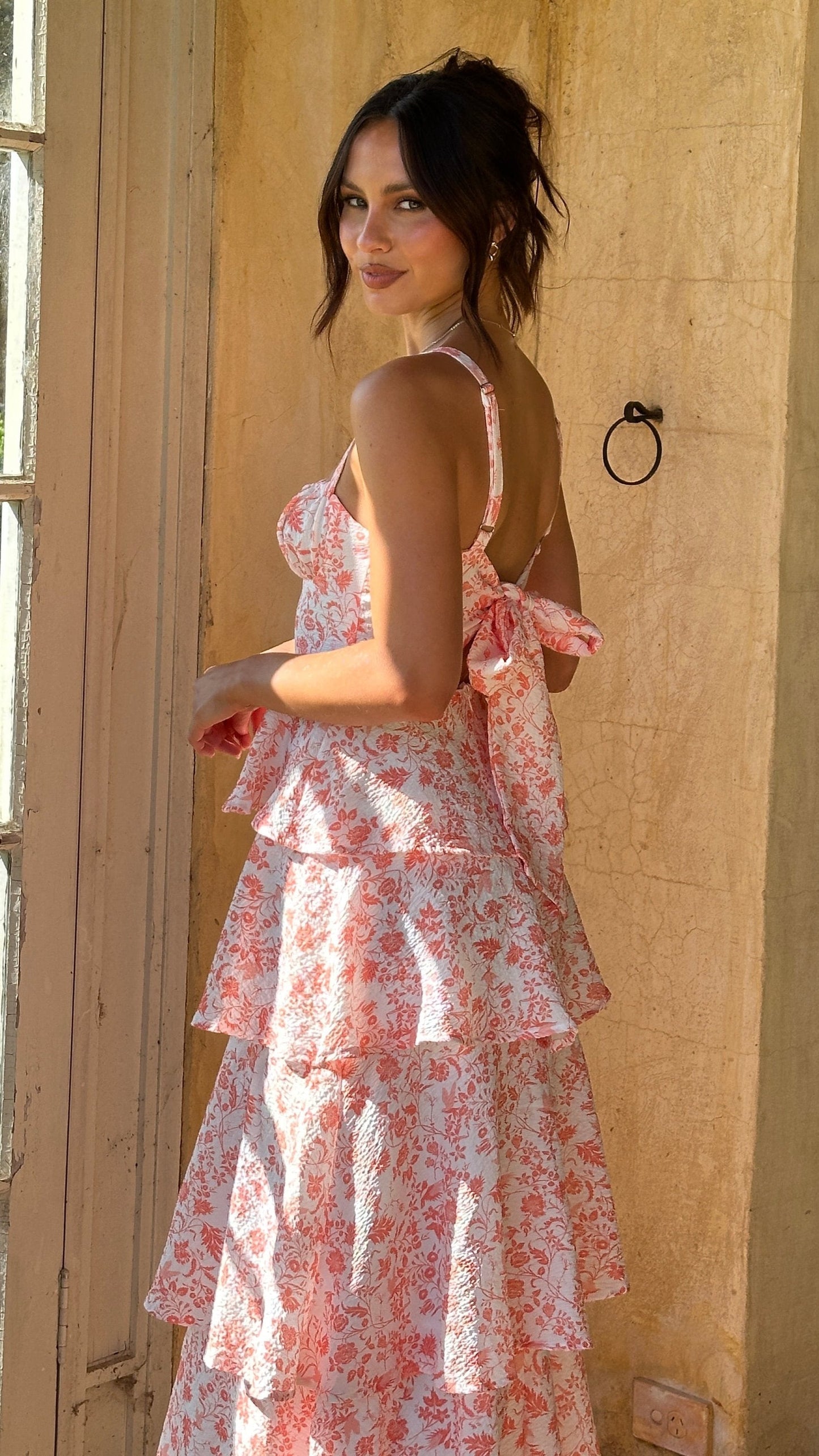 Abito midi da donna a balze con spalline sottili
