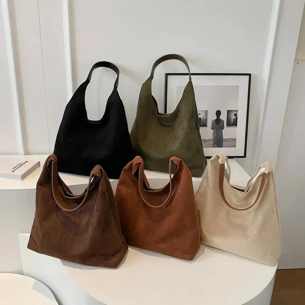 Borsa a Spalla da Donna in Morbido Camoscio – Texture Lussuosa ed Eleganza Boho