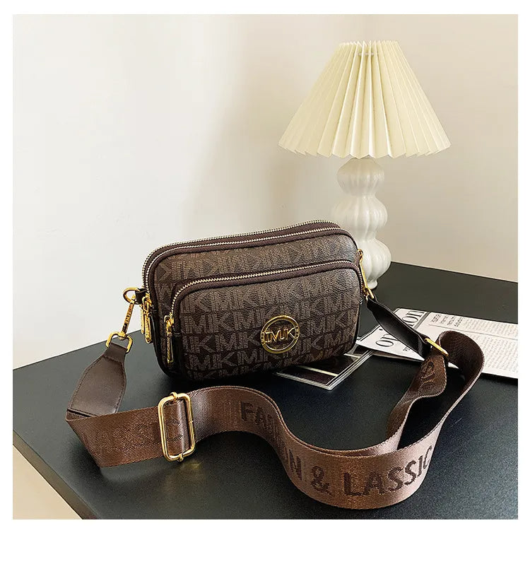 Borsa a tracolla da donna con monogramma e dettaglio catena