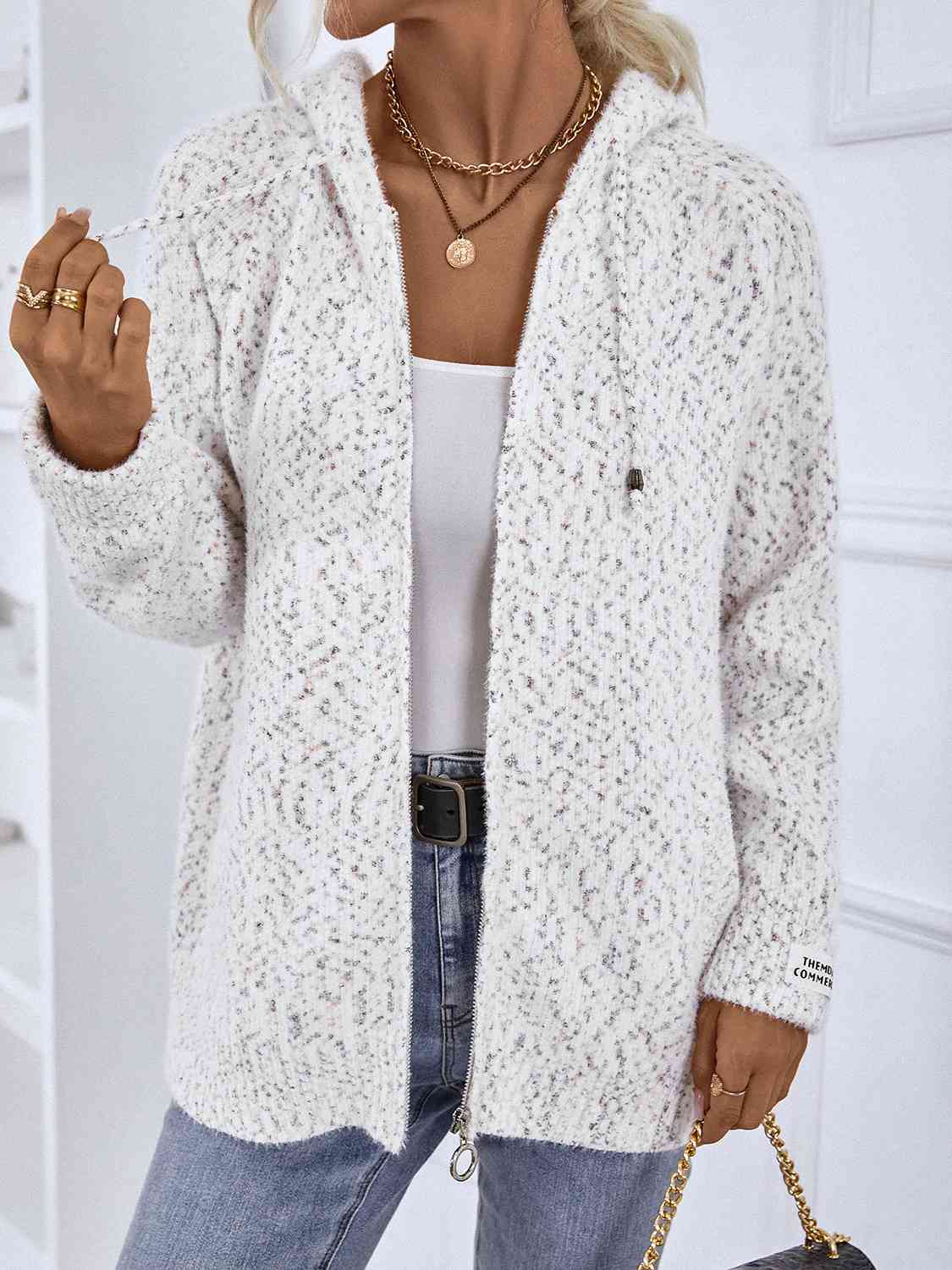 Cardigan in Maglia da Donna con Cappuccio e Tasche Frontali