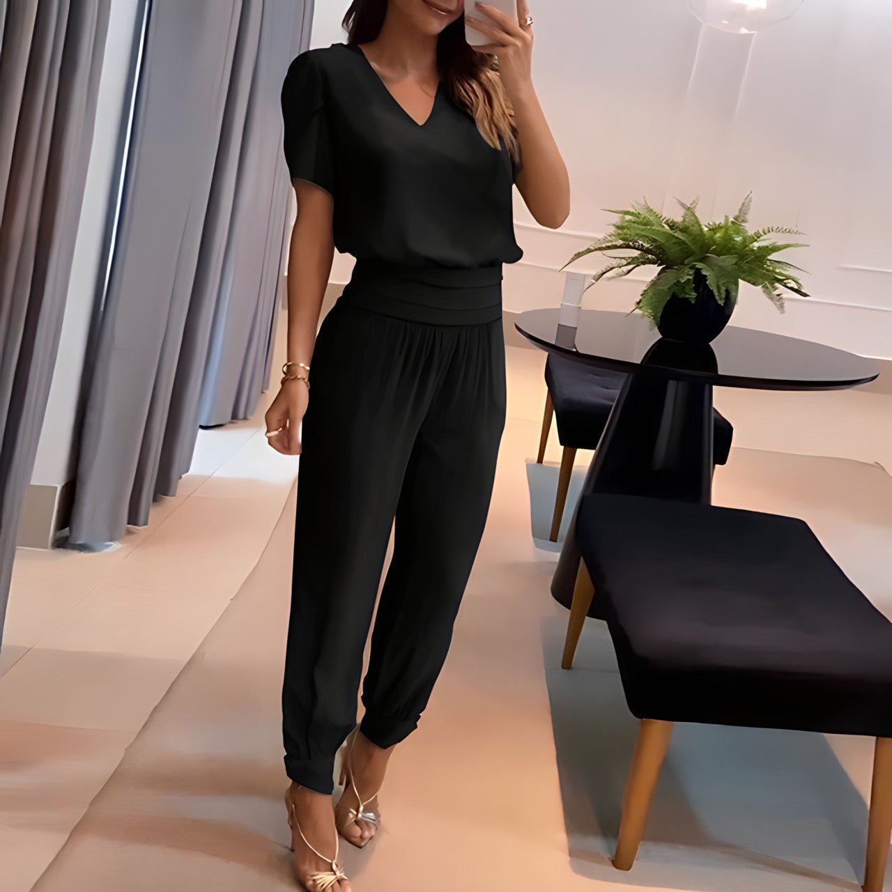 Completo elegante stampato con scollo a V