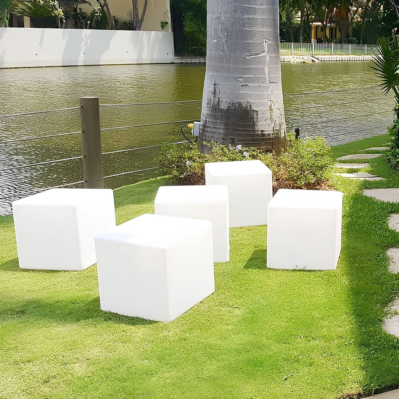 Lampada LED da giardino a cubo senza fili