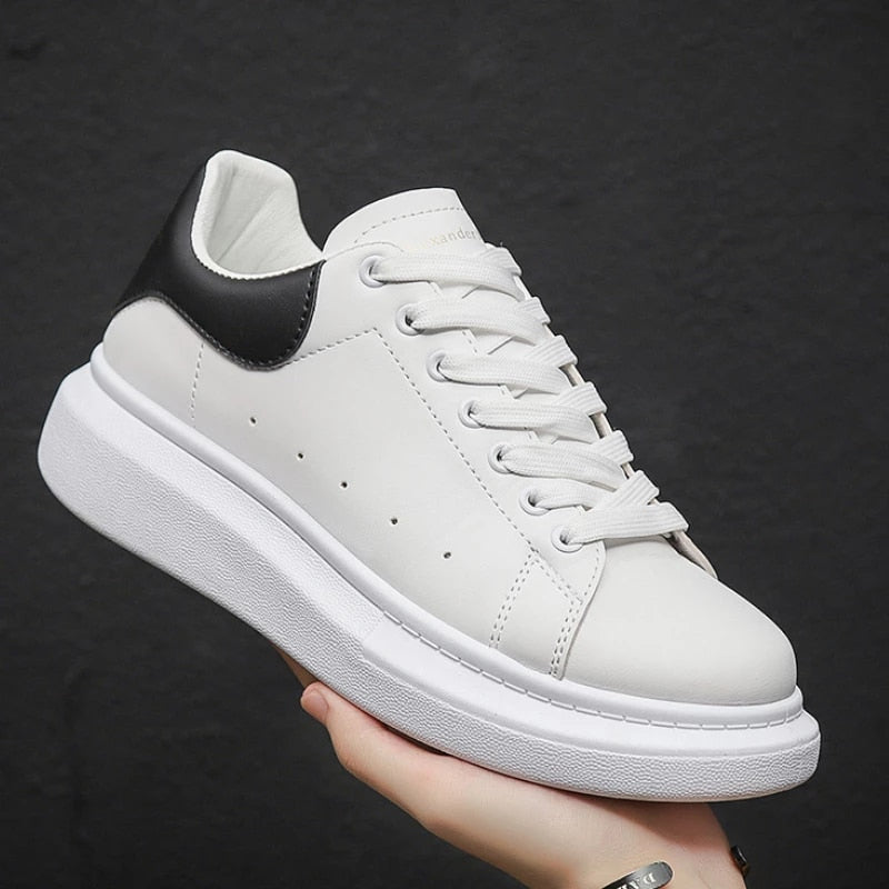 Sneaker estive alla moda con plateau e suola chunky