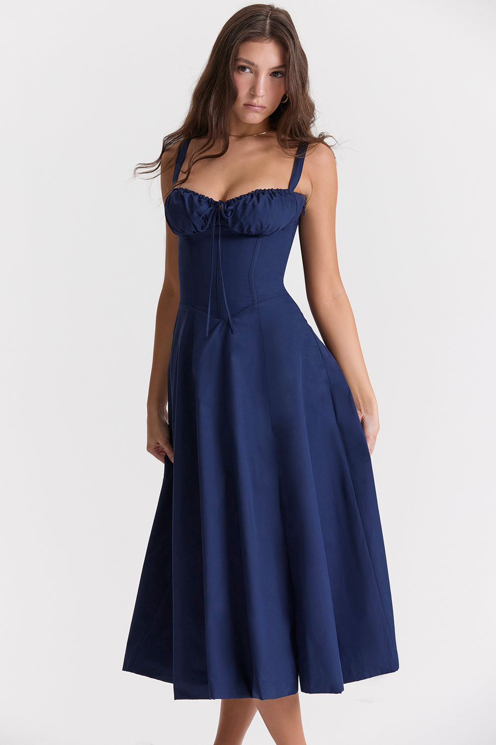 Abito a bustino da donna – stampa primaverile moderna, taglio sfiancato e look femminile