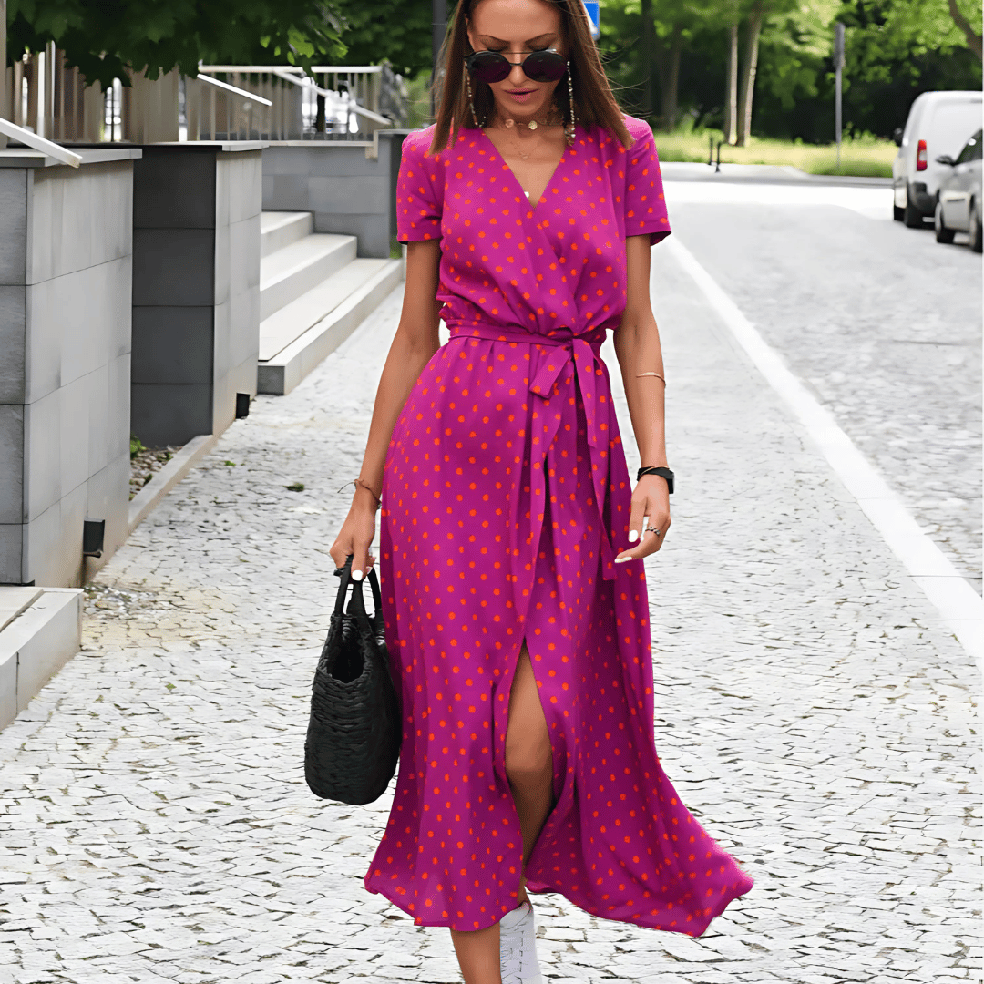 Abito da donna con spacco e laccio da annodare