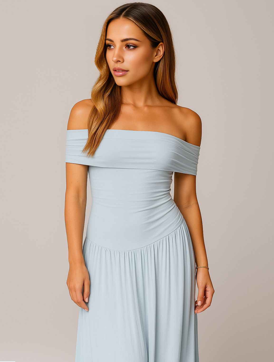 Abito lungo da donna con spalle scoperte
