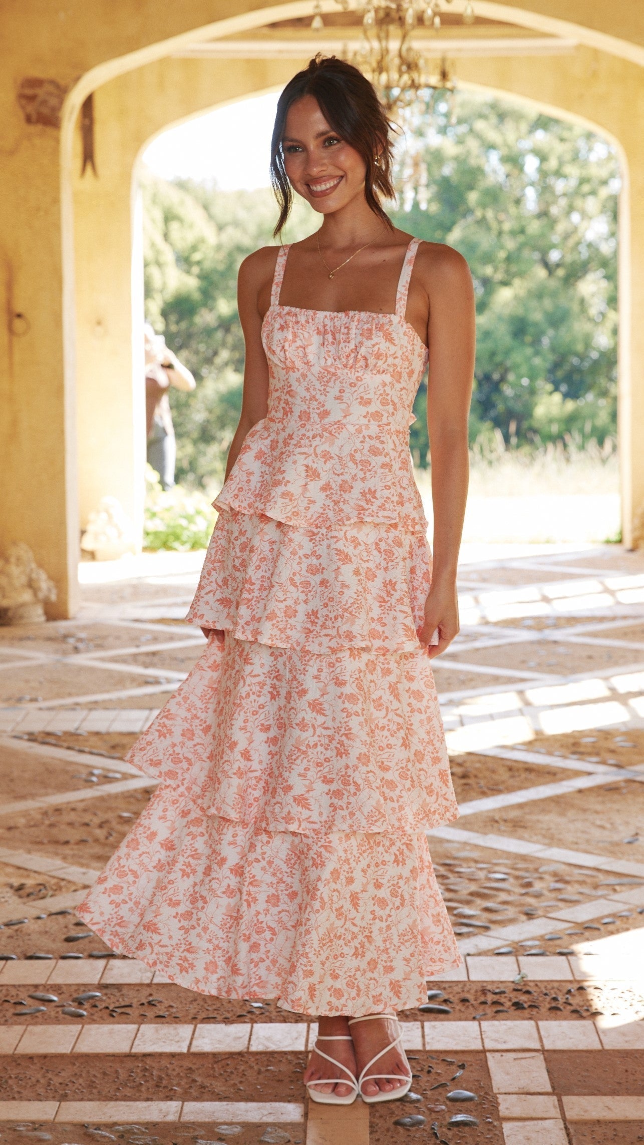 Abito midi da donna a balze con spalline sottili