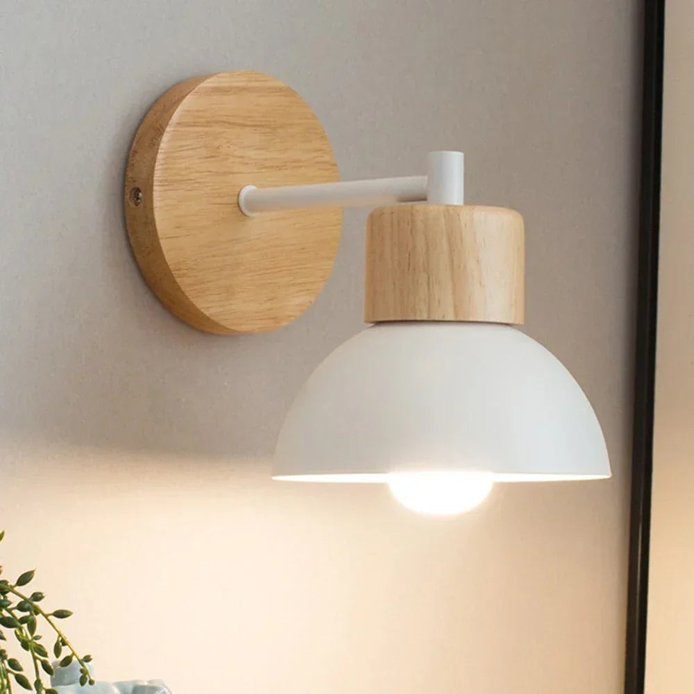 Applique da Parete in Legno e Metallo | Lampada Moderna in Stile Scandinavo da Comodino