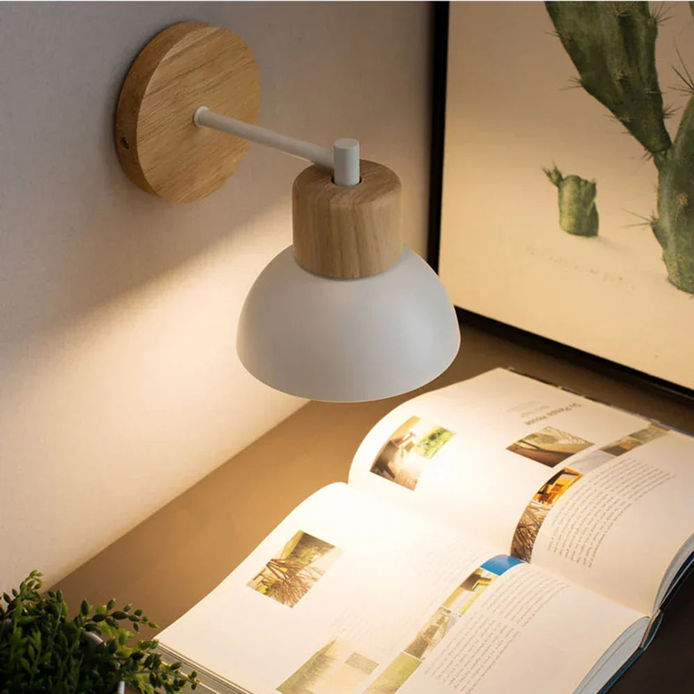 Applique da Parete in Legno e Metallo | Lampada Moderna in Stile Scandinavo da Comodino