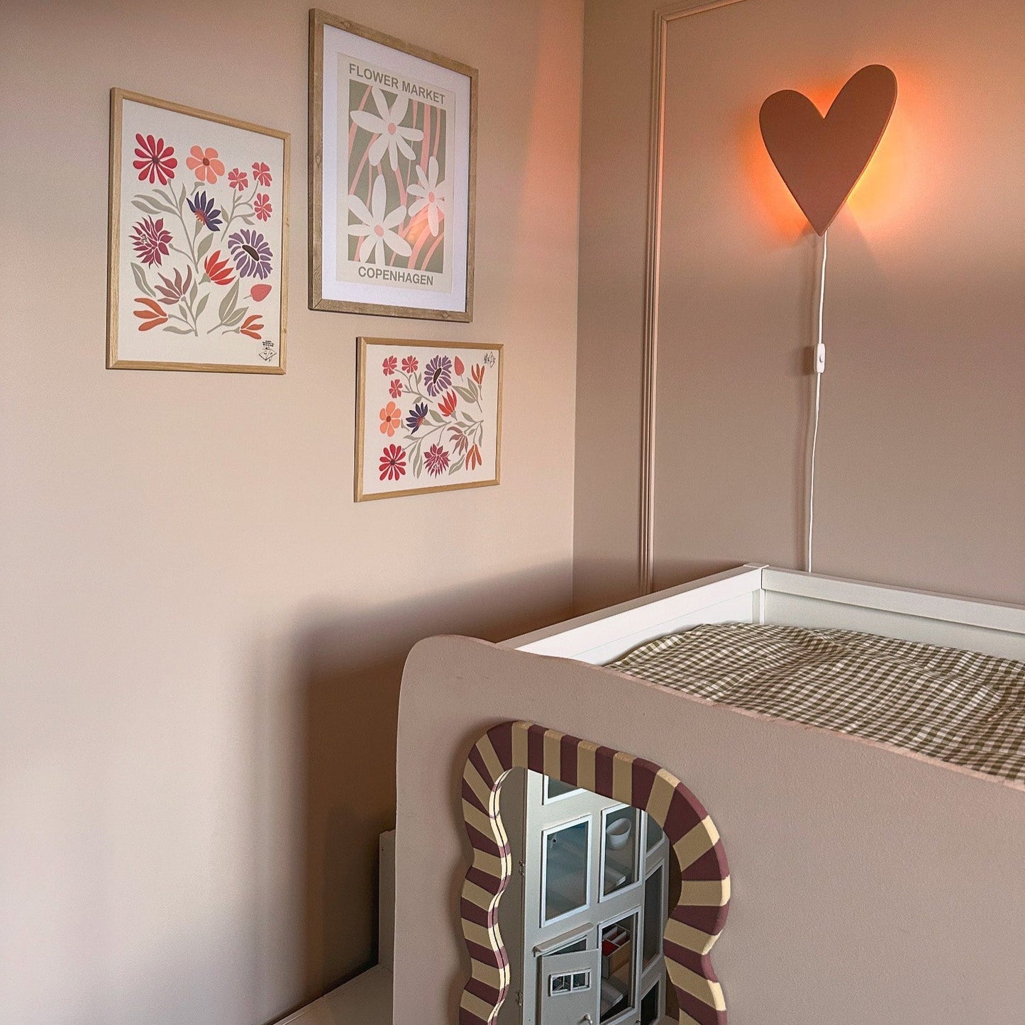 Applique da Parete in Legno per Cameretta Bambini | A Forma di Cuore - Rosa Terracotta