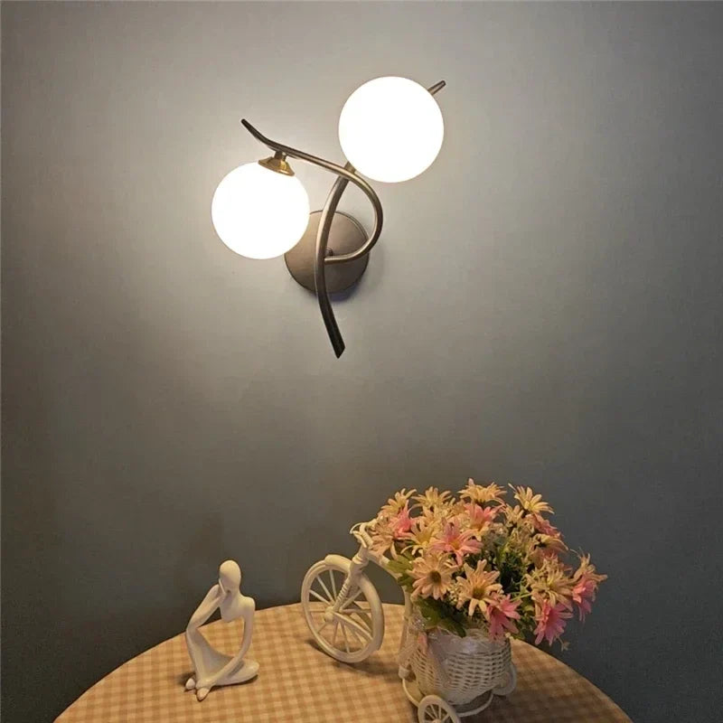 Applique da Parete LED in Stile Scandinavo con Doppia Sfera