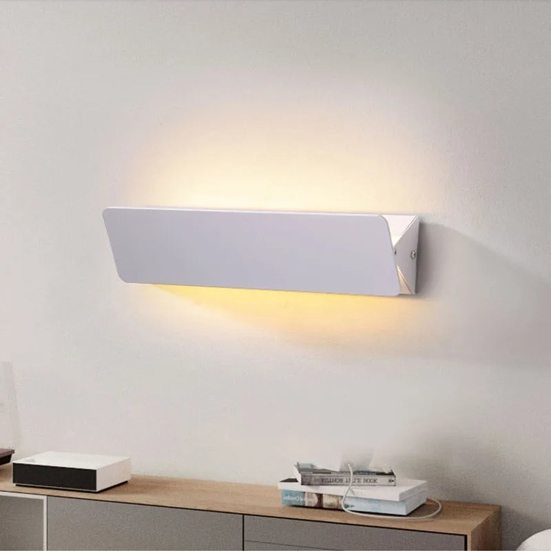 Applique da Parete Moderno a LED | Lampada Minimalista in Alluminio con Braccio Orientabile