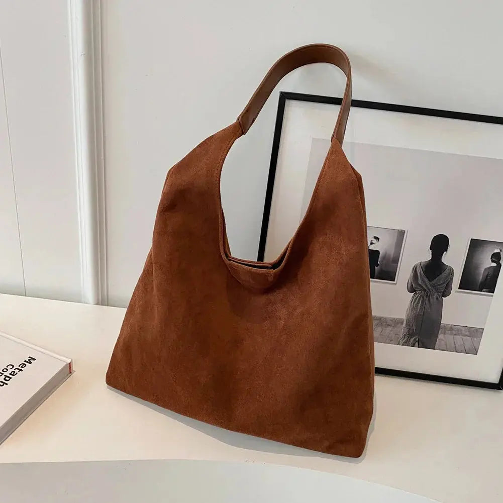 Borsa a Spalla da Donna in Morbido Camoscio – Texture Lussuosa ed Eleganza Boho
