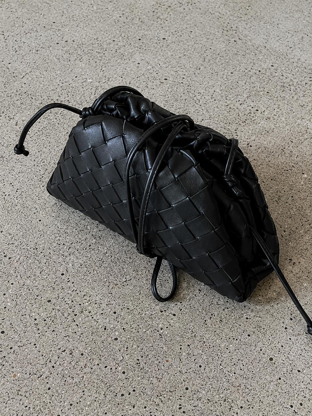 Borsa Intrecciata in Pelle Sintetica con Chiusura a Coulisse per l'Uso Quotidiano e la Sera con Stile e Funzionalità
