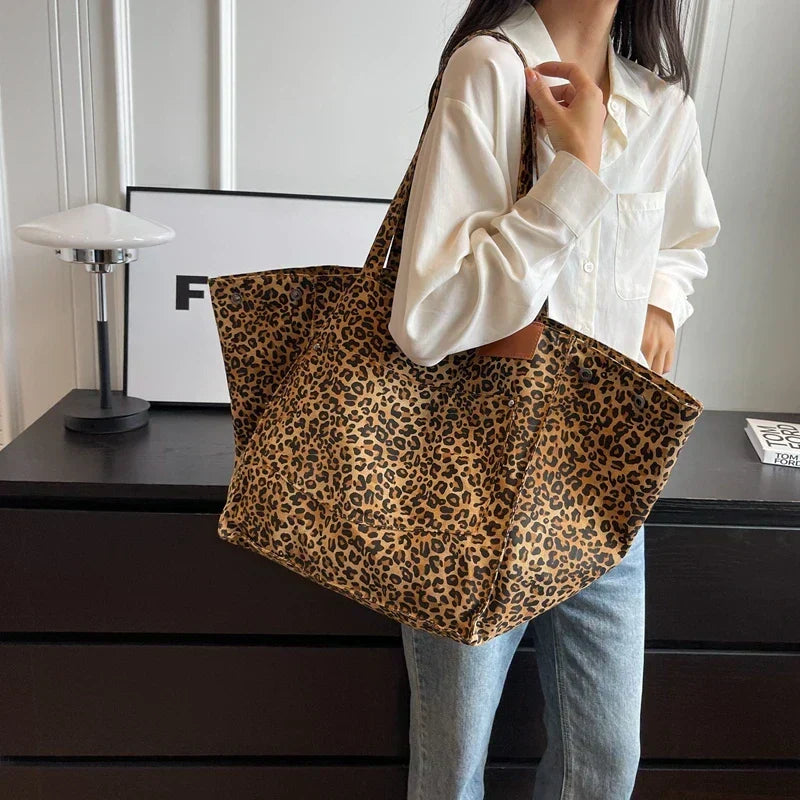 Borsa Tote Oversize da Donna – Capiente Borsa da Giorno con Fantasia Lavanda/Ghepardo
