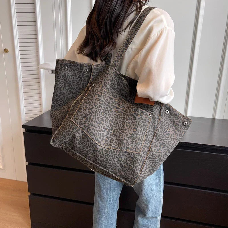 Borsa Tote Oversize da Donna – Capiente Borsa da Giorno con Fantasia Lavanda/Ghepardo