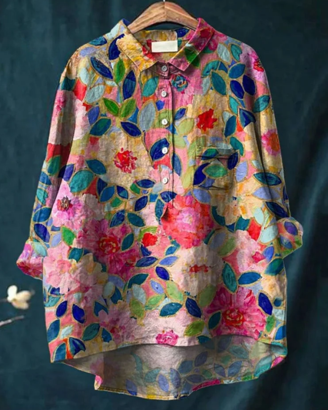 Camicia da donna a bottoni con fantasia floreale