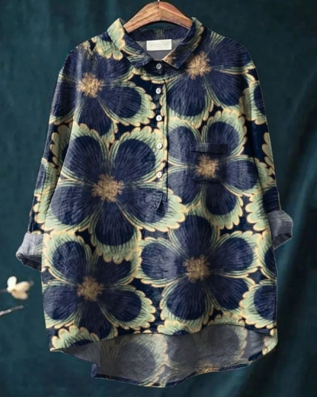 Camicia da donna a bottoni con fantasia floreale
