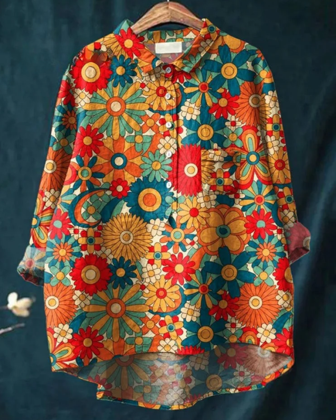 Camicia da donna a bottoni con fantasia floreale