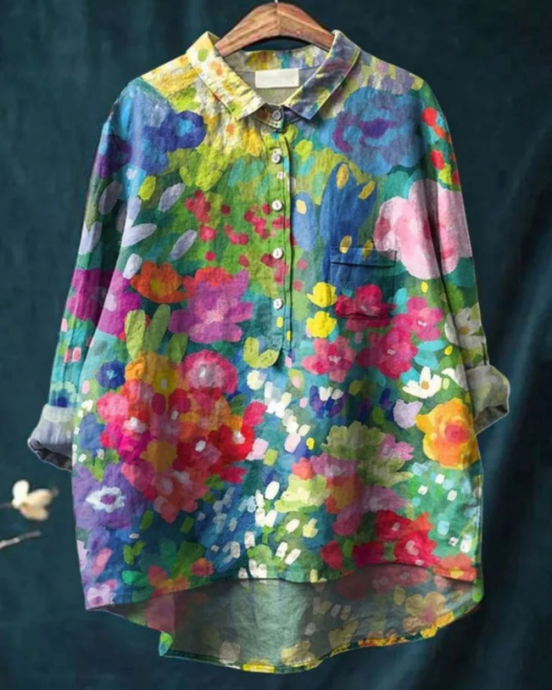 Camicia da donna a bottoni con fantasia floreale