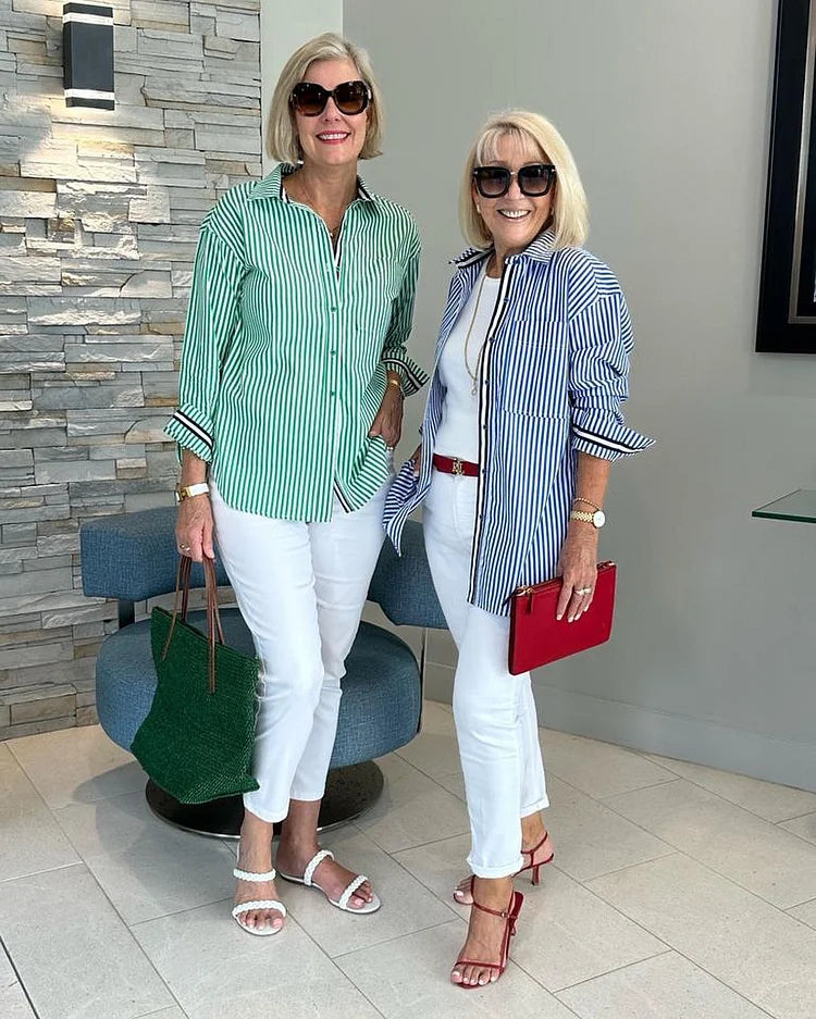 Camicia da donna a righe con abbottonatura