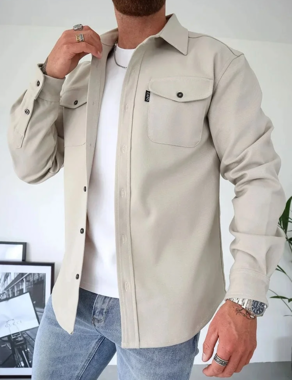 Camicia da uomo moderna ed elegante
