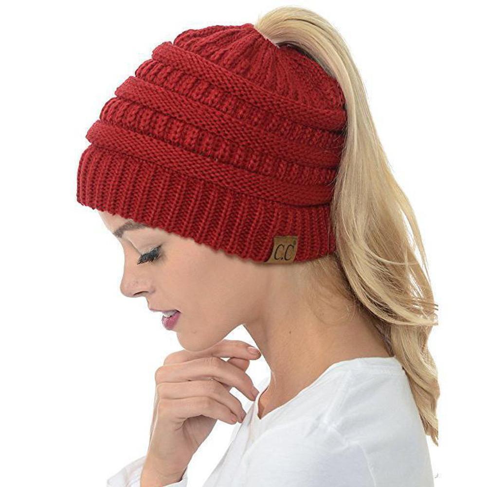 Cappello invernale da donna in maglia con foro per coda di cavallo – Morbido e casual