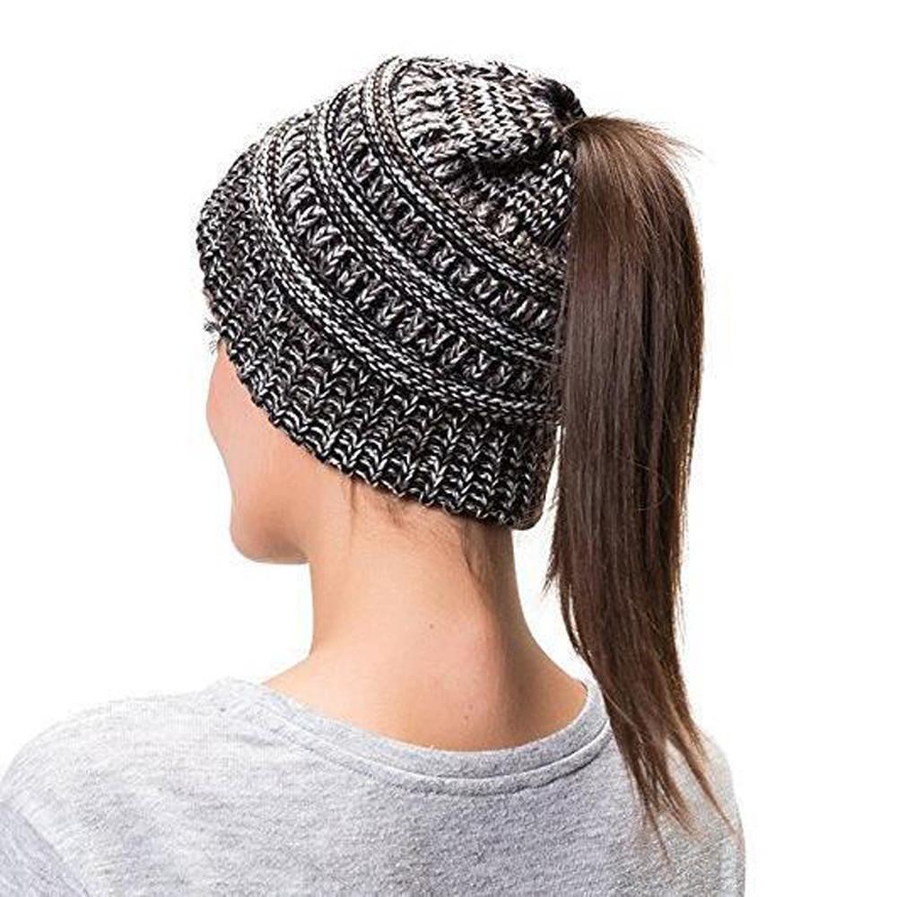 Cappello invernale da donna in maglia con foro per coda di cavallo – Morbido e casual