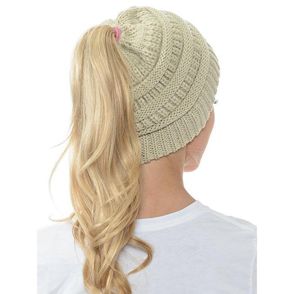 Cappello invernale da donna in maglia con foro per coda di cavallo – Morbido e casual