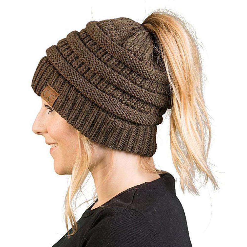 Cappello invernale da donna in maglia con foro per coda di cavallo – Morbido e casual