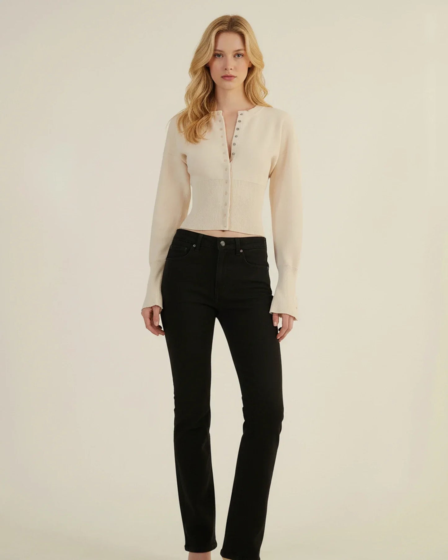Cardigan corto cropped da donna a maniche lunghe