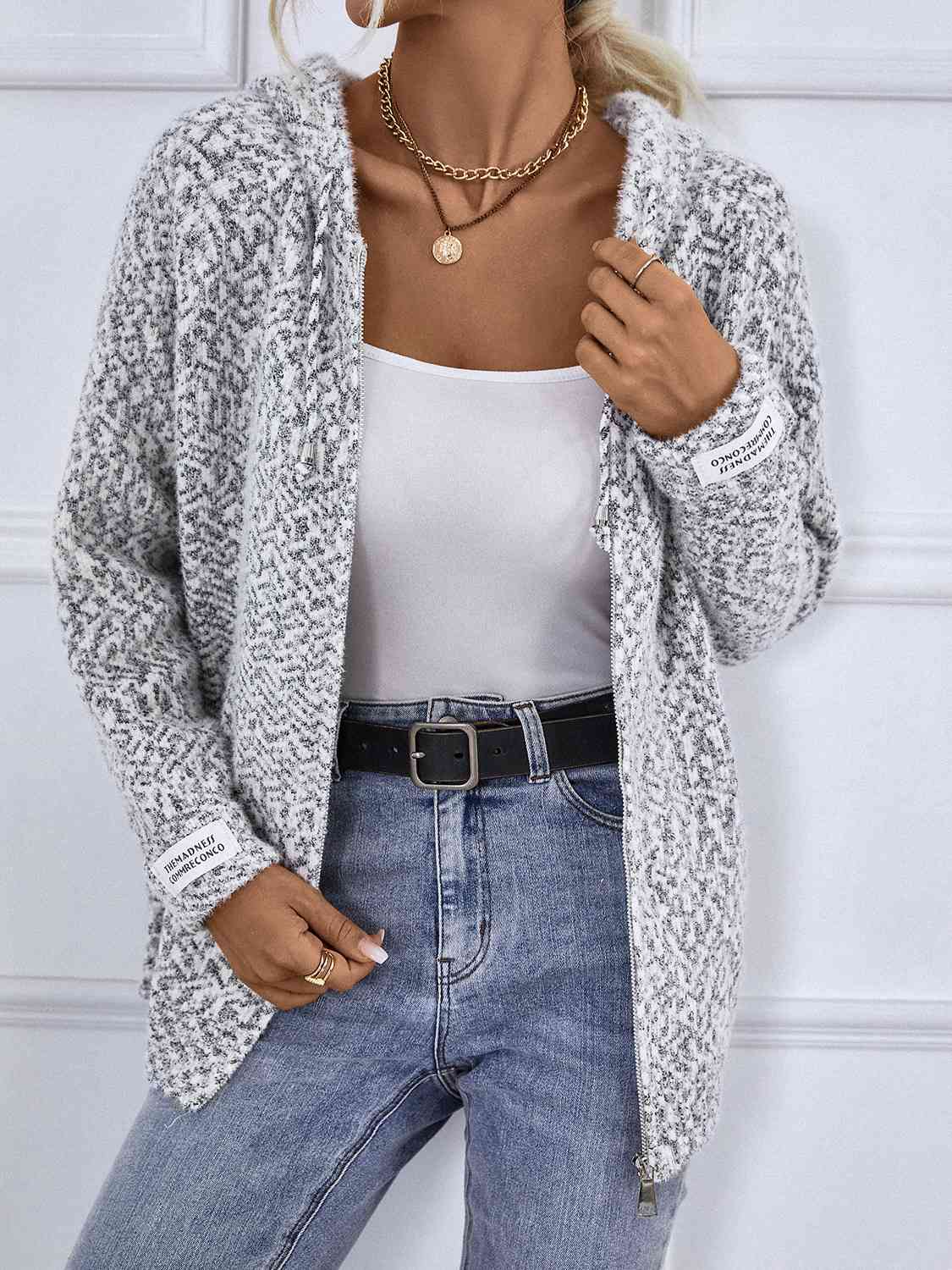 Cardigan in Maglia da Donna con Cappuccio e Tasche Frontali