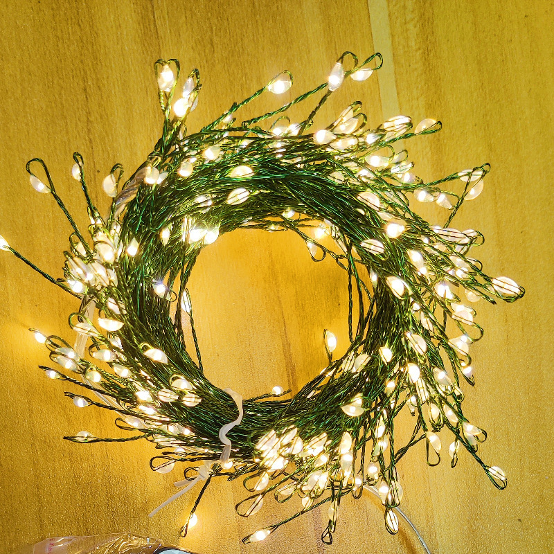 Catena Luminosa a LED con Filo Metallico a Effetto Fuochi d'Artificio