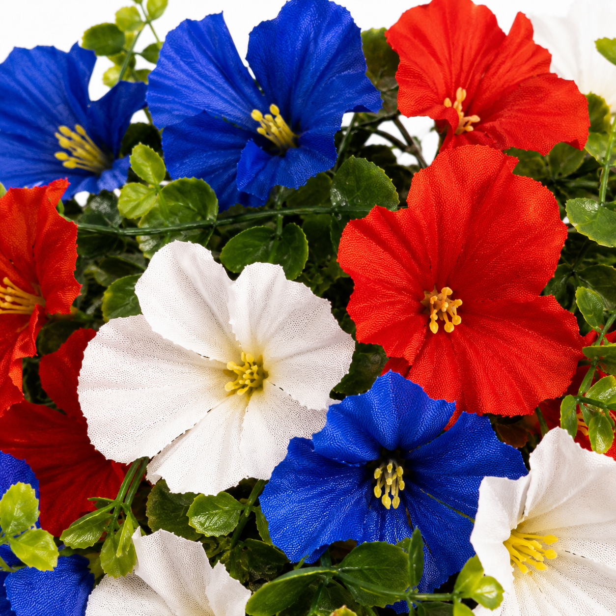 Cesto di Fiori Sospeso Patriottico con Luci LED, Fiori in Seta Rossi, Bianchi e Blu per Decorazione Portico 4 Luglio