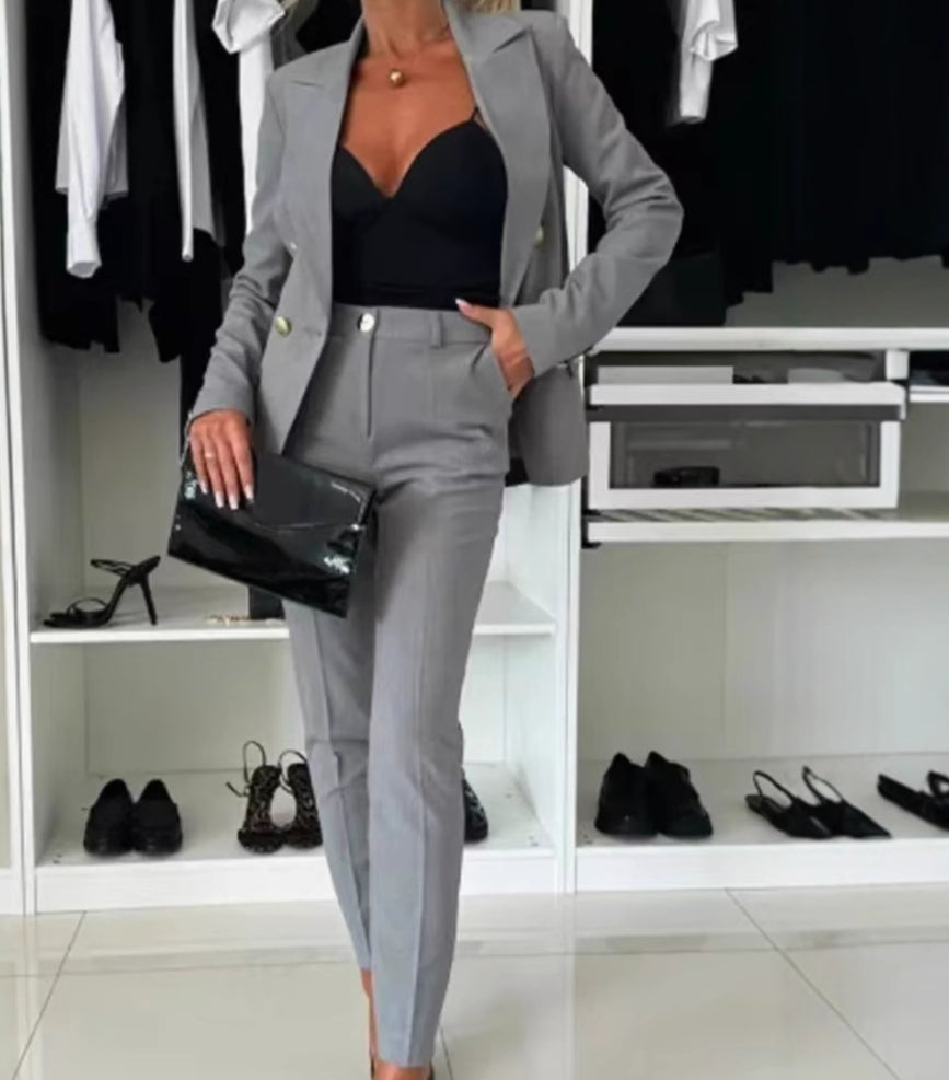 Completo da Donna - Blazer e Pantaloni Eleganti Aderenti