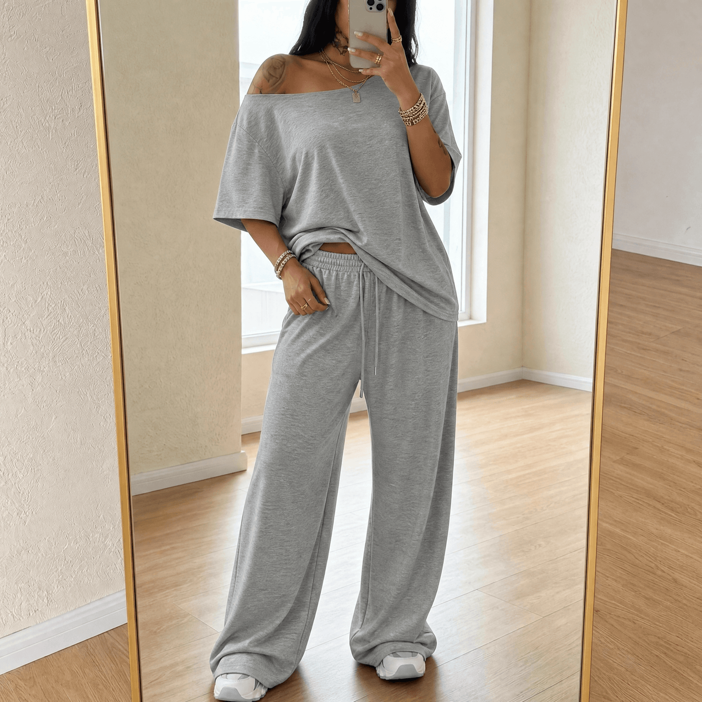 Completo due pezzi con scollo barchetta