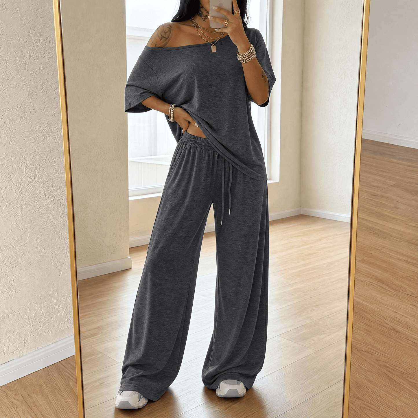 Completo due pezzi con scollo barchetta