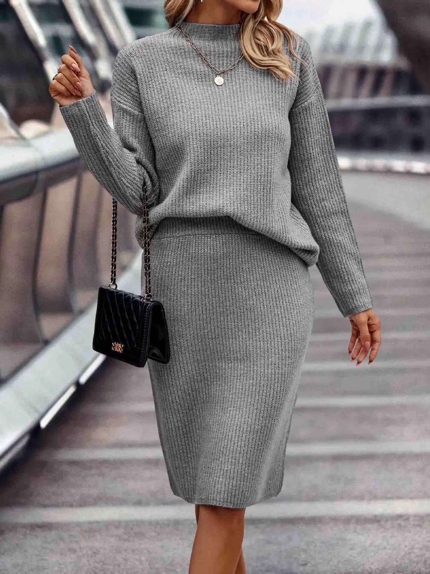 Completo due pezzi in maglia da donna