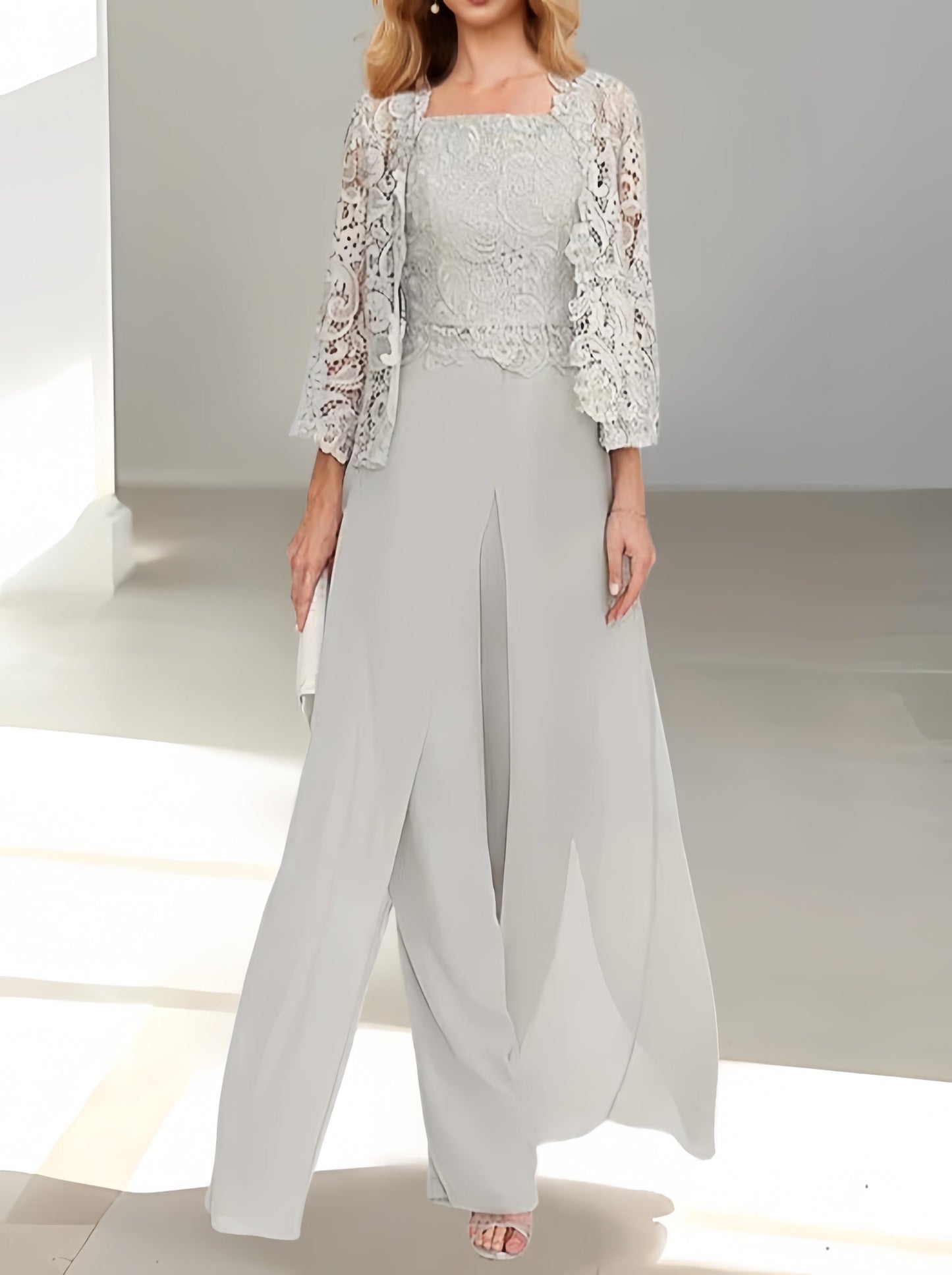 Completo Elegante da Cerimonia con Pantaloni, Giacca e Spacco Laterale – Lunghezza al Pavimento in Grigio Argento