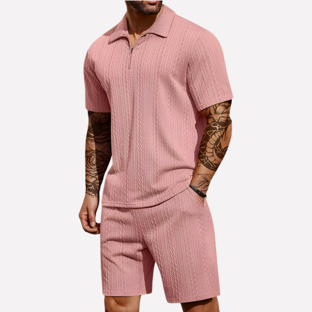 Completo strutturato con polo con zip e pantaloncini