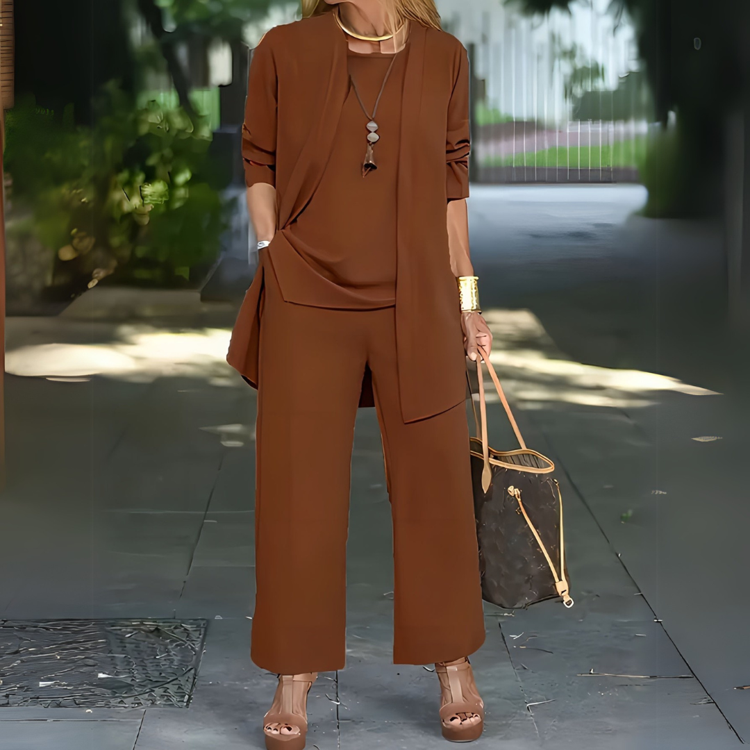 Completo tre pezzi da donna con pantaloni a gamba larga