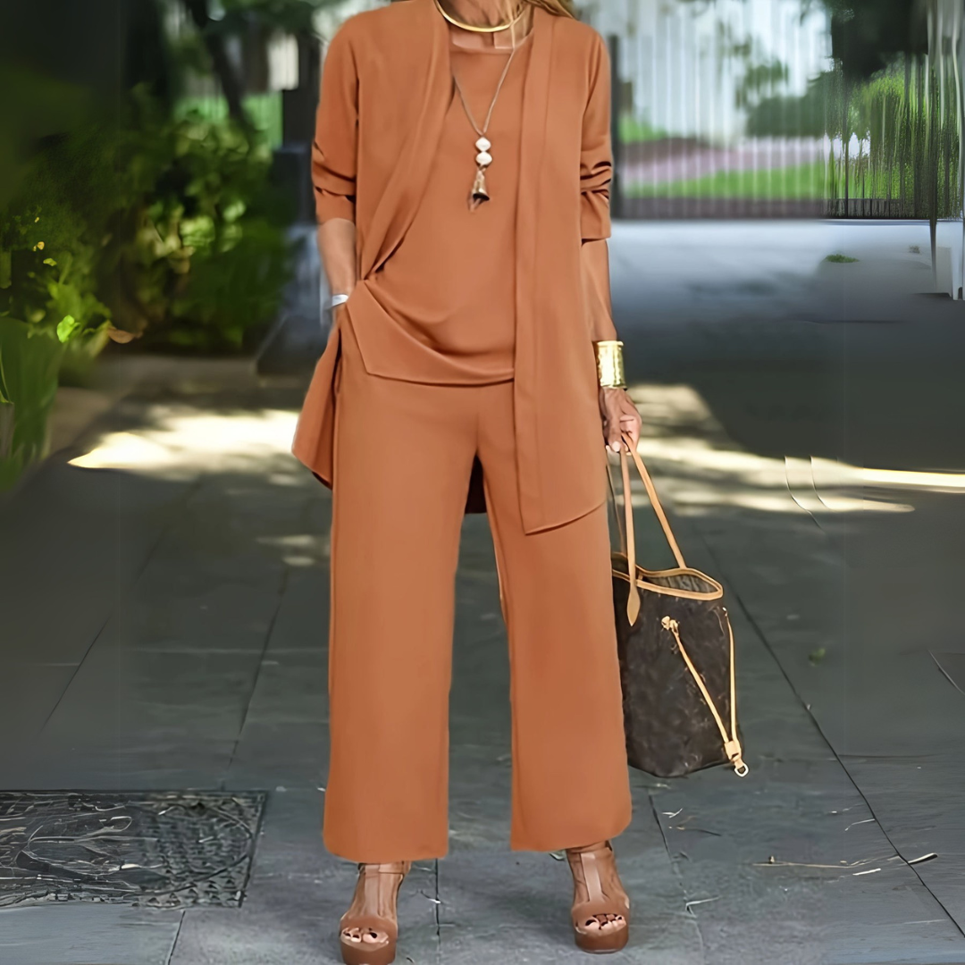 Completo tre pezzi da donna con pantaloni a gamba larga