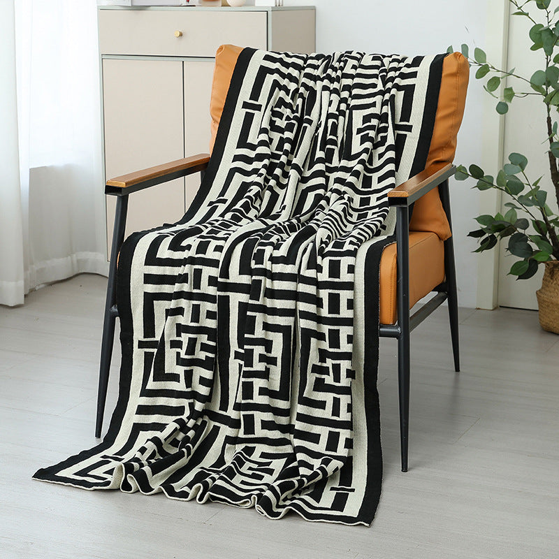 Coperta decorativa calda da donna con moderno motivo geometrico