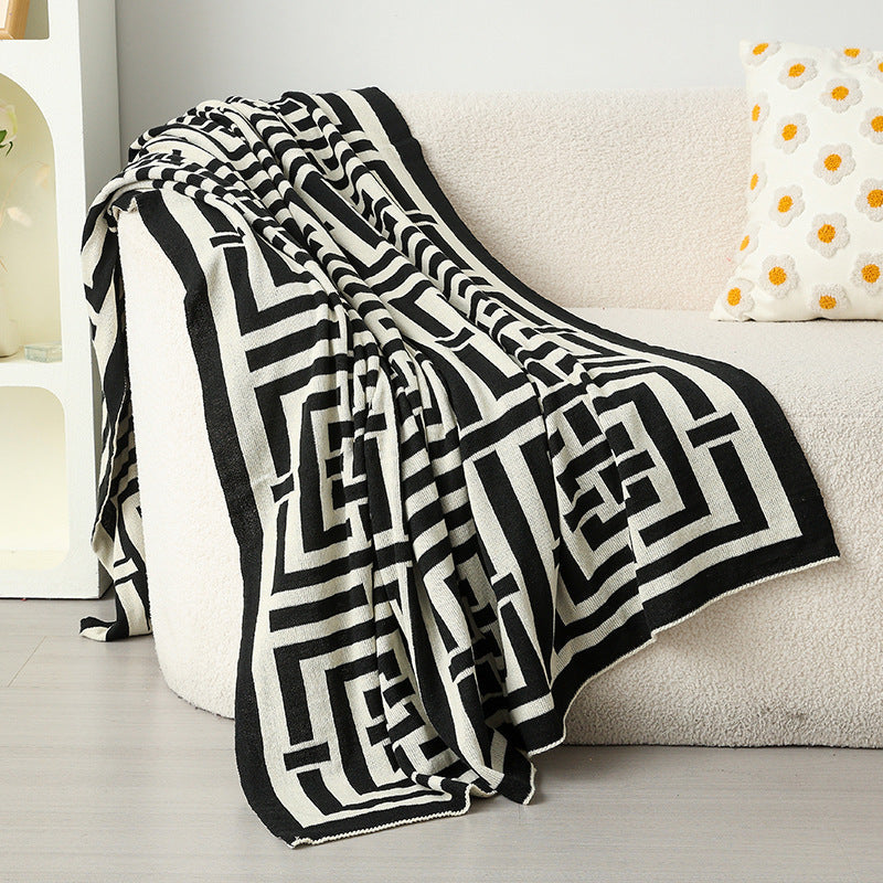 Coperta decorativa calda da donna con moderno motivo geometrico