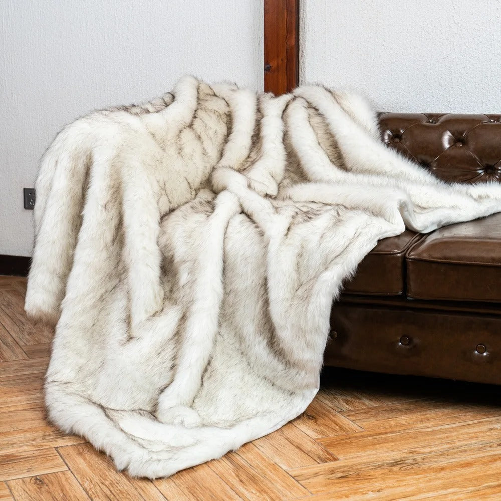 Coperta di Lusso in Pelliccia Ecologica - Calore e Stile per la Tua Casa
