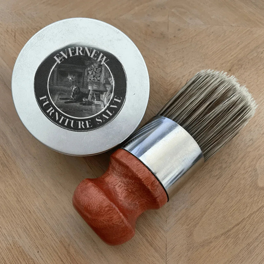 Crema riparatrice per legno e pelle ad azione immediata