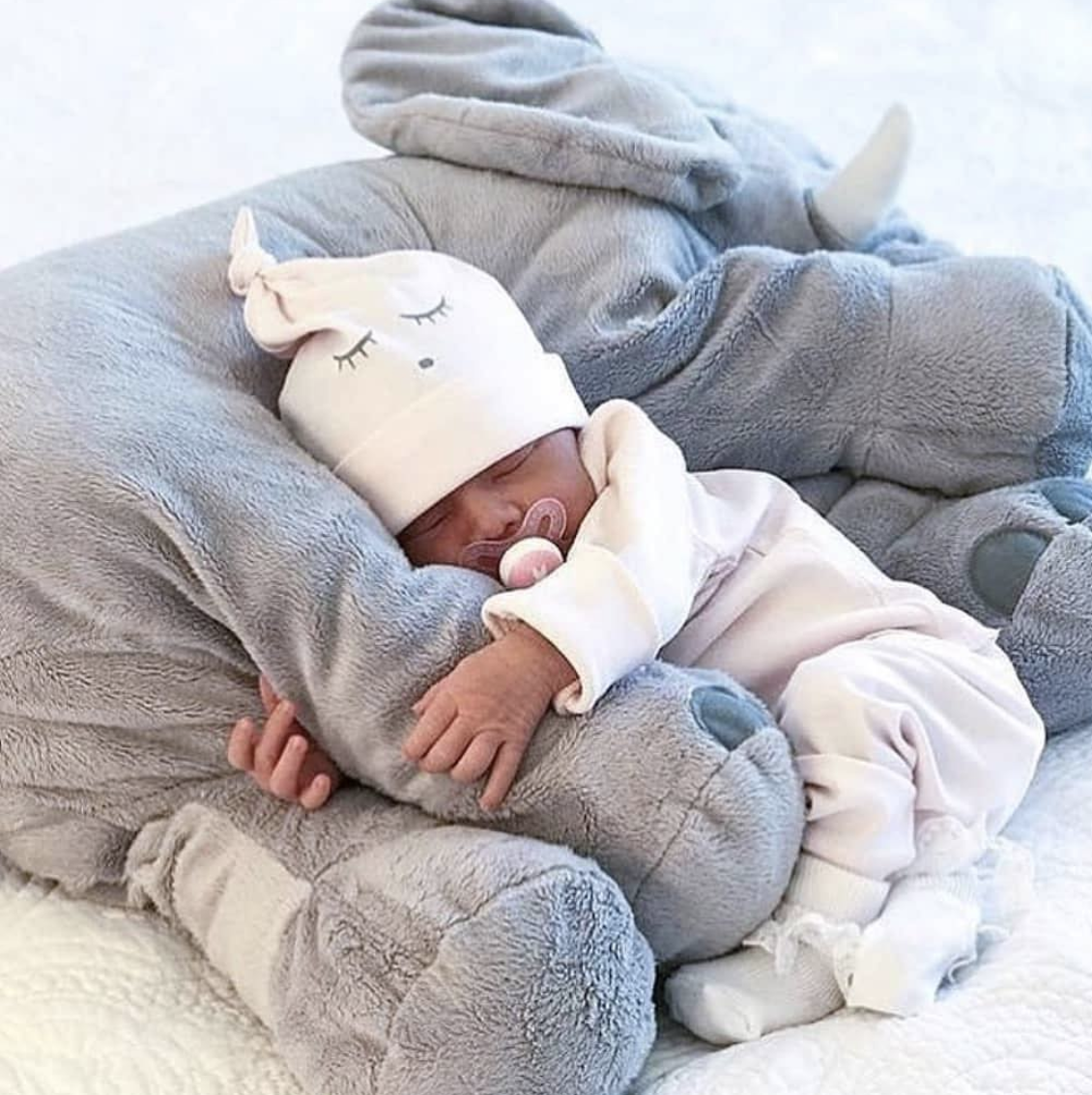 Cuscino Abbraccio per Neonati a Forma di Elefante – Morbido, in Peluche e Confortevole