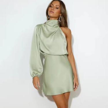 Elegante abito da sera monospalla
