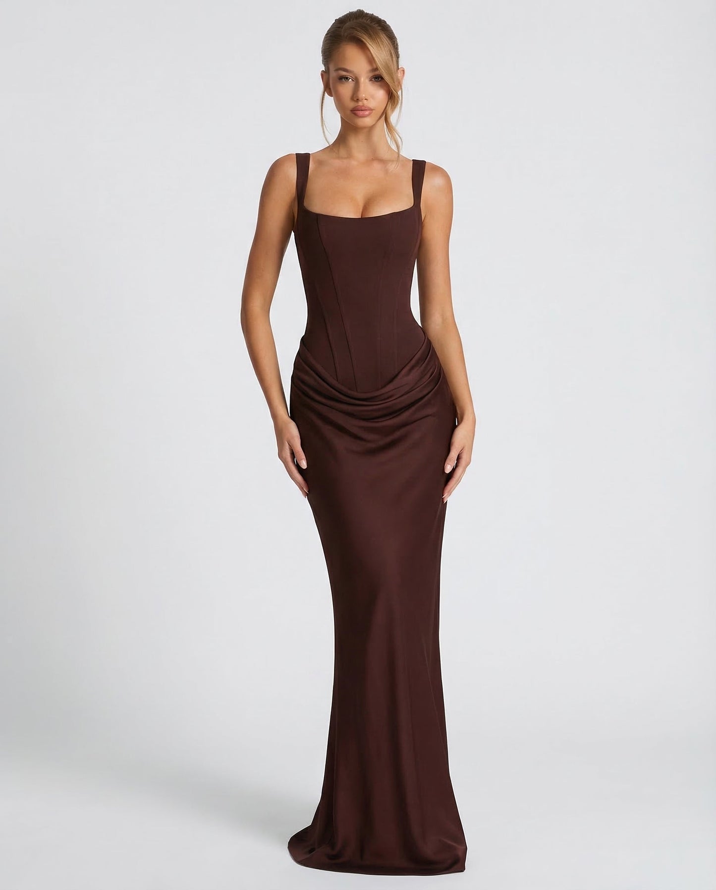 Elegante abito maxi stile corsetto con scollo quadrato